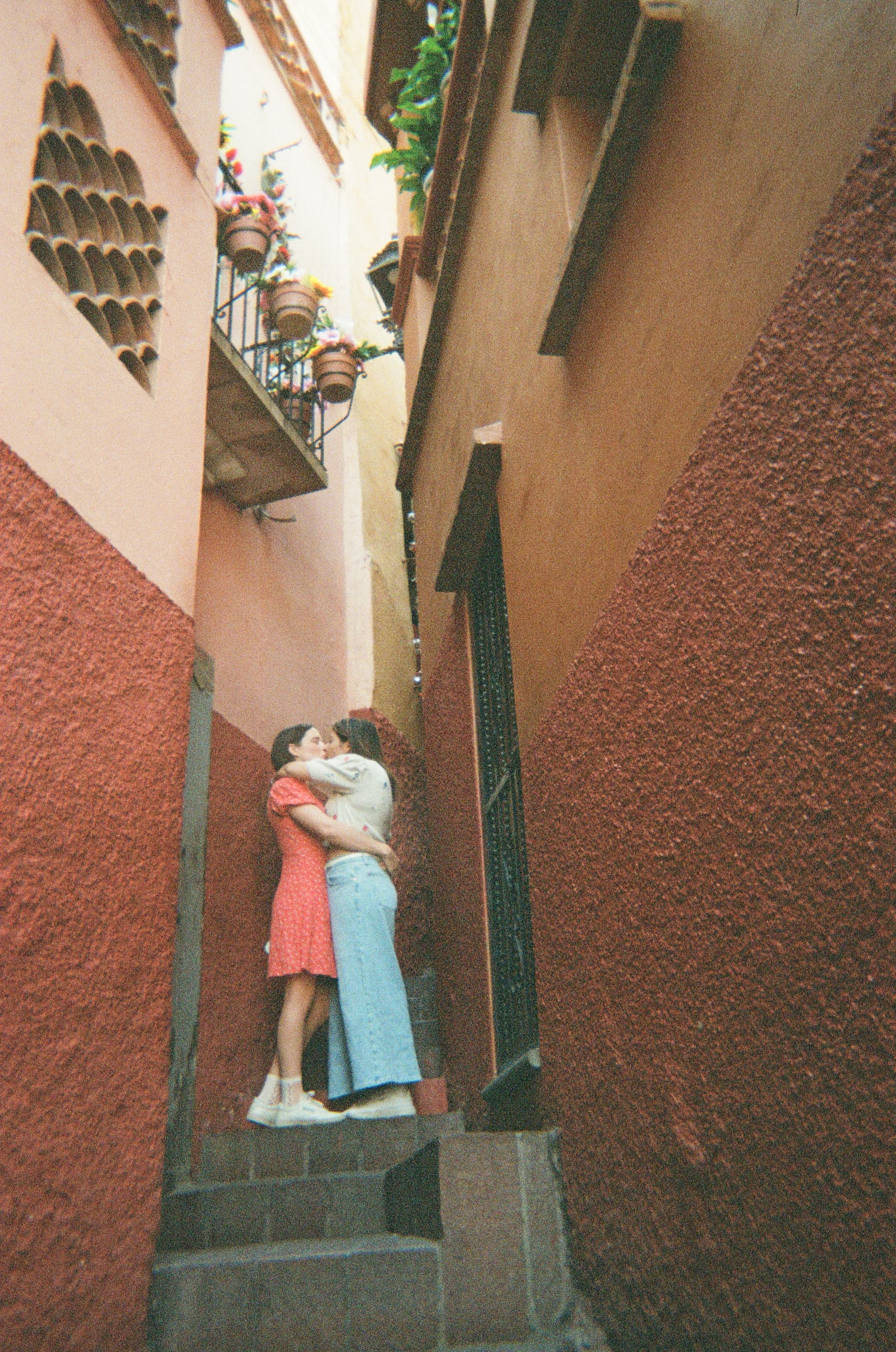 Photo of Penelope and Sofia on vacation in Guanajuato, MX